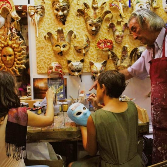 Creazione di Maschere di Carnevale a Venezia S. Marco